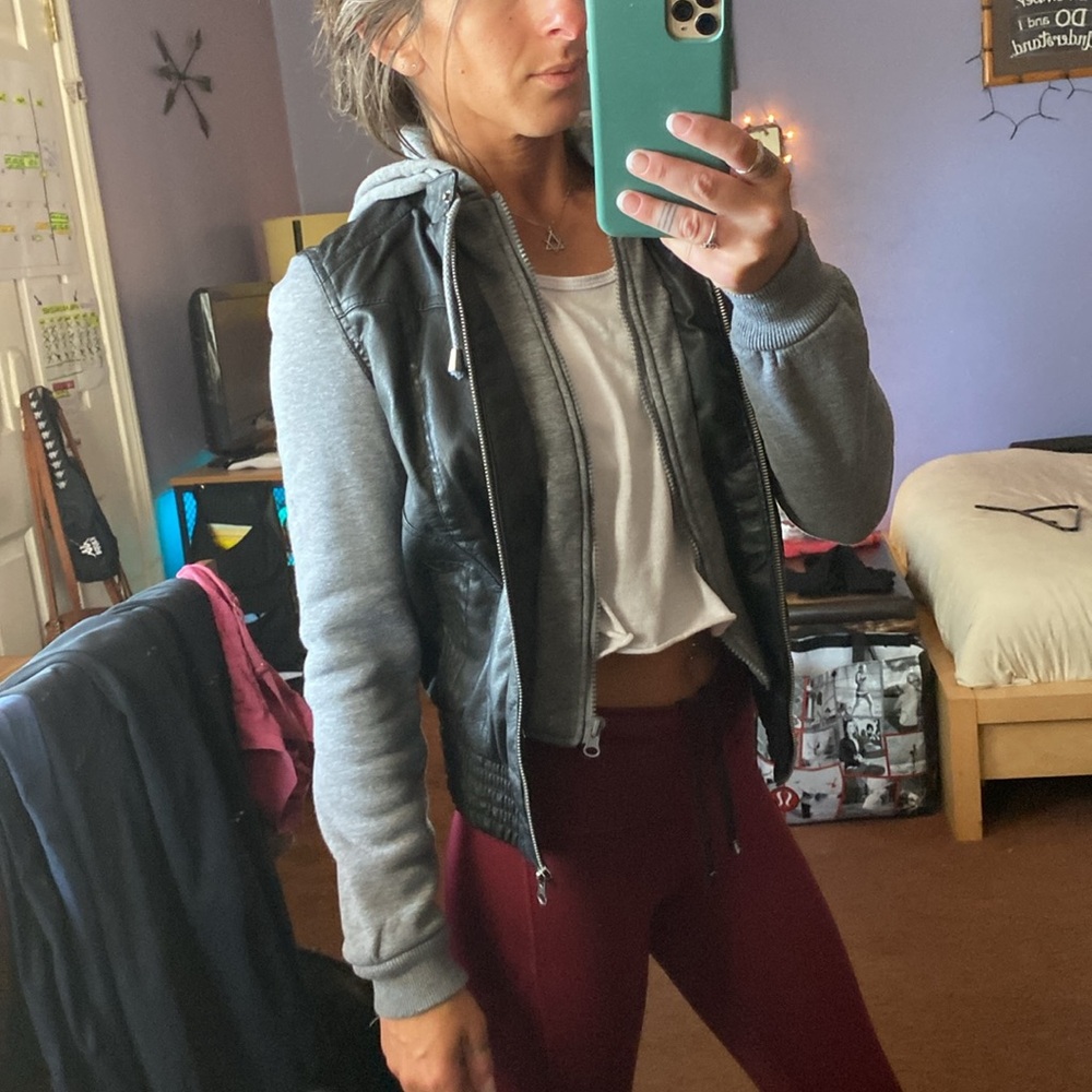Leather jacket - Picture 6 of 6